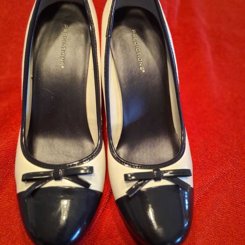 Predictions Black and Cream Heels with Bow Accent